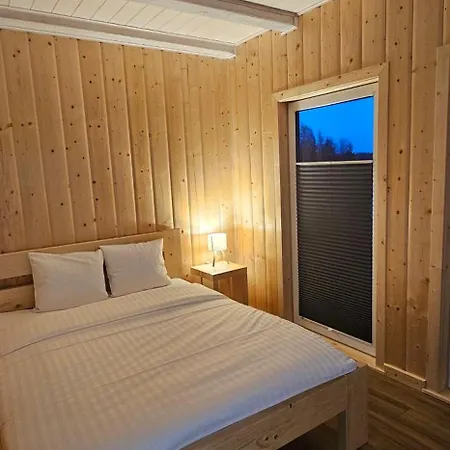 Pod Lasem Bania-sauna 度假居